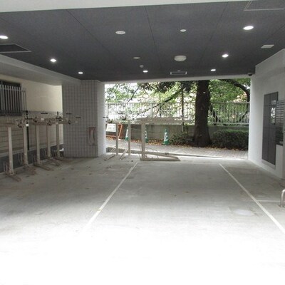 
						共用施設