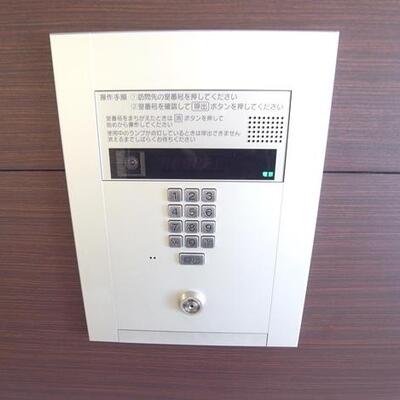 
						オートロック