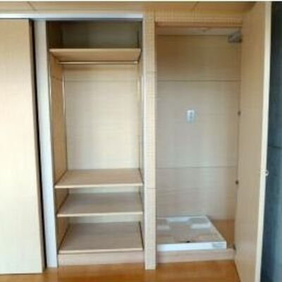 
						室内8