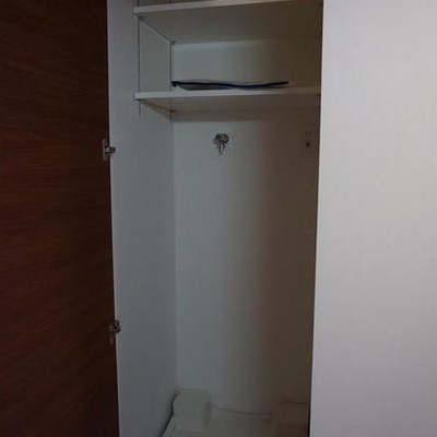 
						収納