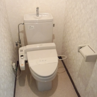 
						トイレ