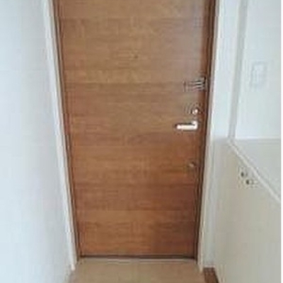 
						その玄関