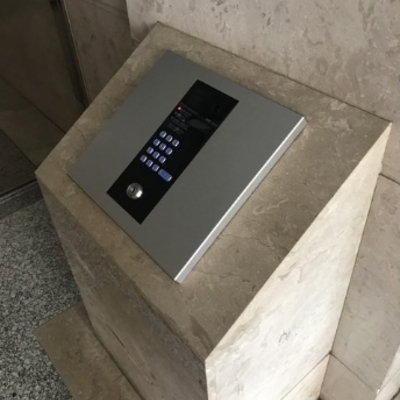
						オートロック