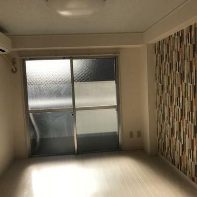 
						室内