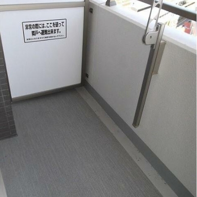 
						バルコニー