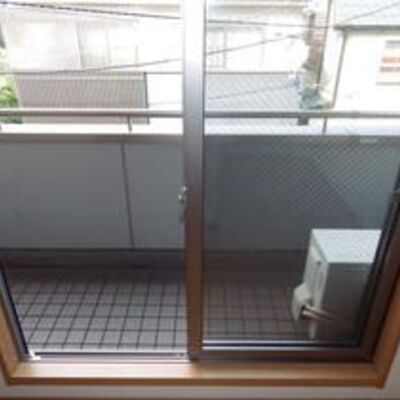 
						バルコニー