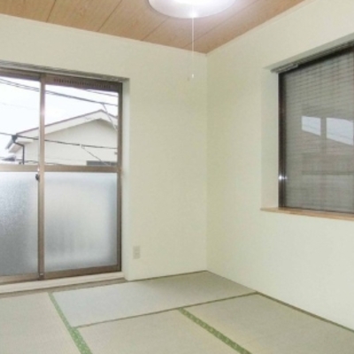 
						室内
