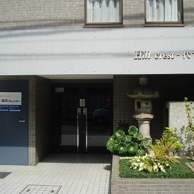 
						エントランス