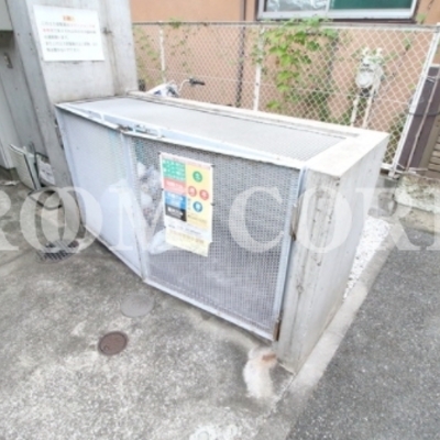 
						共用施設