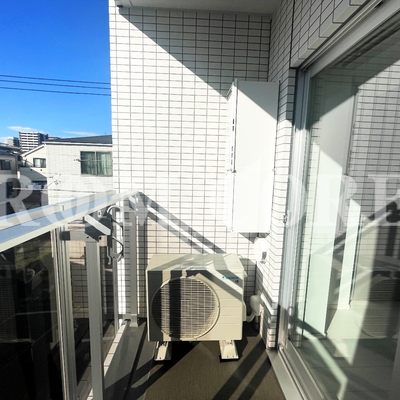
						バルコニー