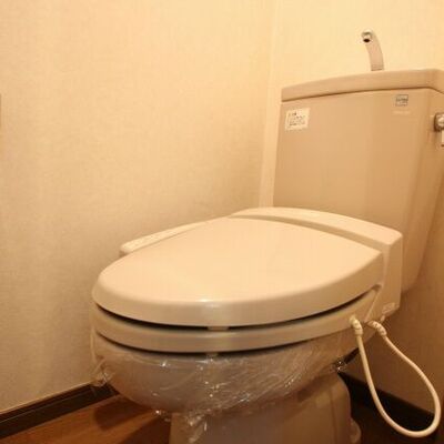 
						トイレ