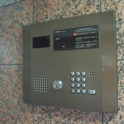
						オートロック