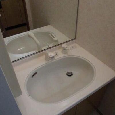 
						独立洗面台