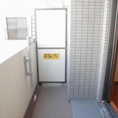 
						バルコニー