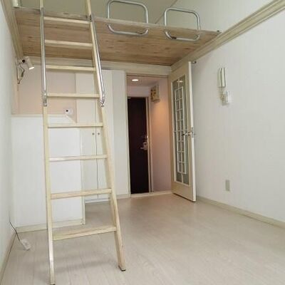 
						室内1