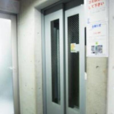 
						エレベーター