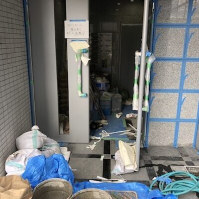 
						エントランス