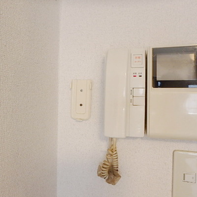 
						インターホン