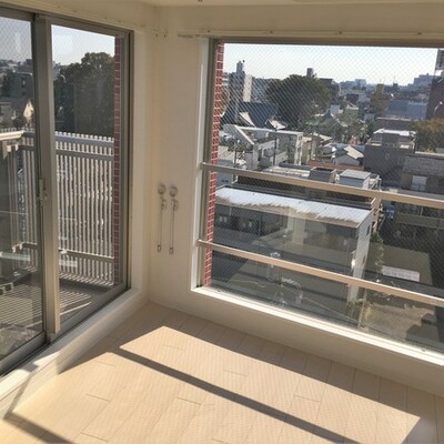 
						室内