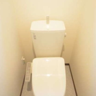 
						トイレ