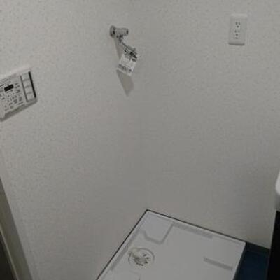 
						洗濯機置場