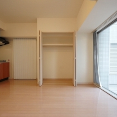 
						室内