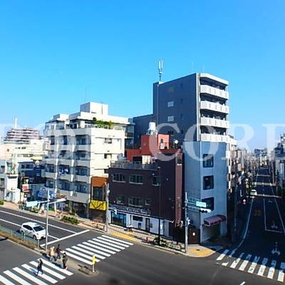 
						バルコニー
