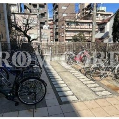 
						共用施設