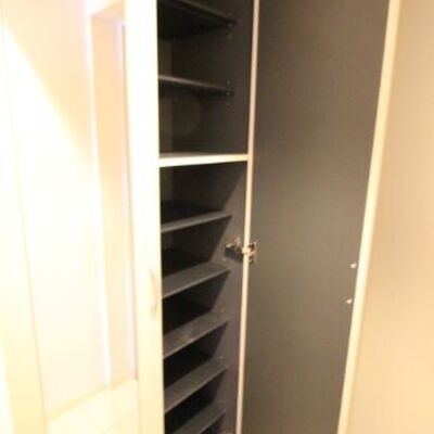 
						シューズBOX