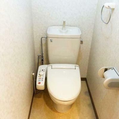 
						トイレ