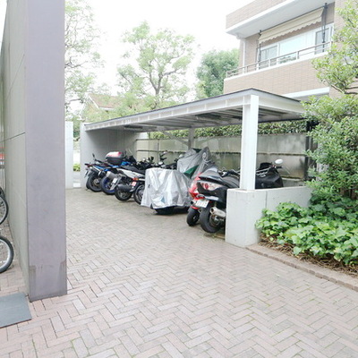 
						共用施設