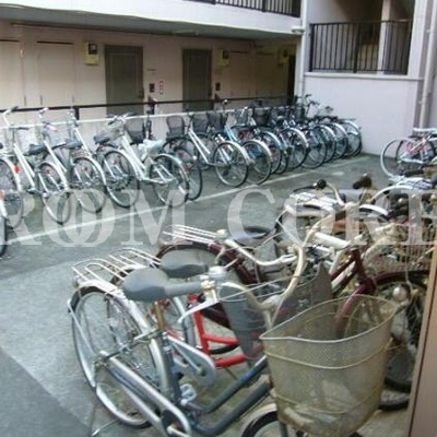 
						共用施設
