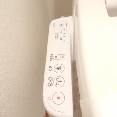 
						トイレ