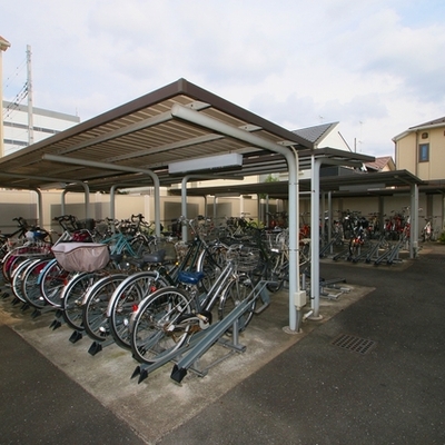 
						共用施設