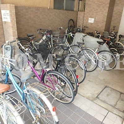 
						共用施設