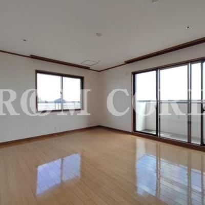 
						リビング