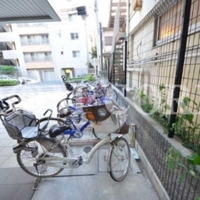 
						共用施設