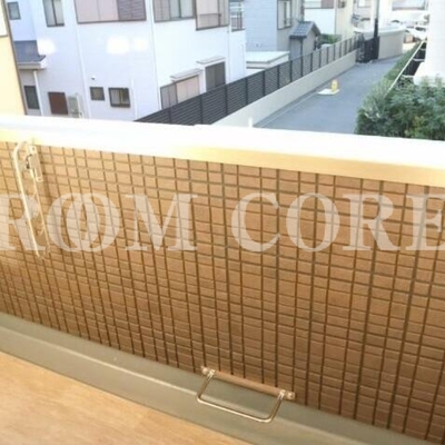 
						バルコニー
