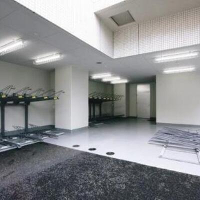 
						共用施設