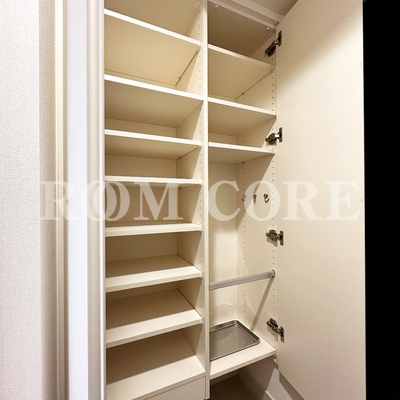 
						シューズボックス