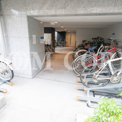 
						共用施設