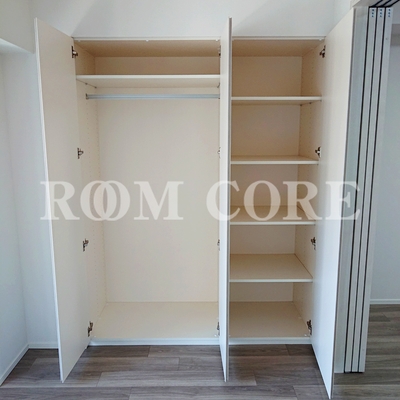 
						収納