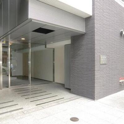 
						エントランス