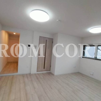 
						リビング