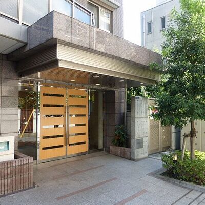 
						エントランス