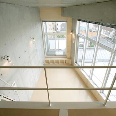 
						室内
