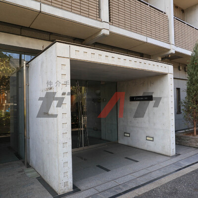 
						エントランス