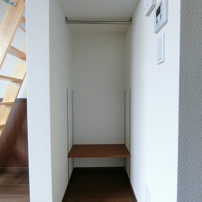 
						室内