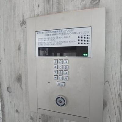 
						オートロック