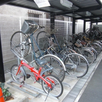 
						駐輪場